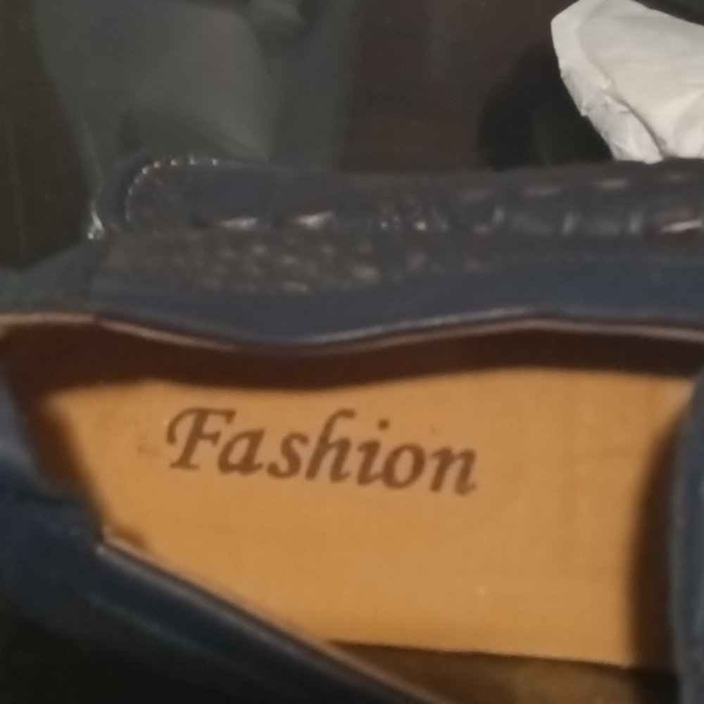 Men shoes size 8
